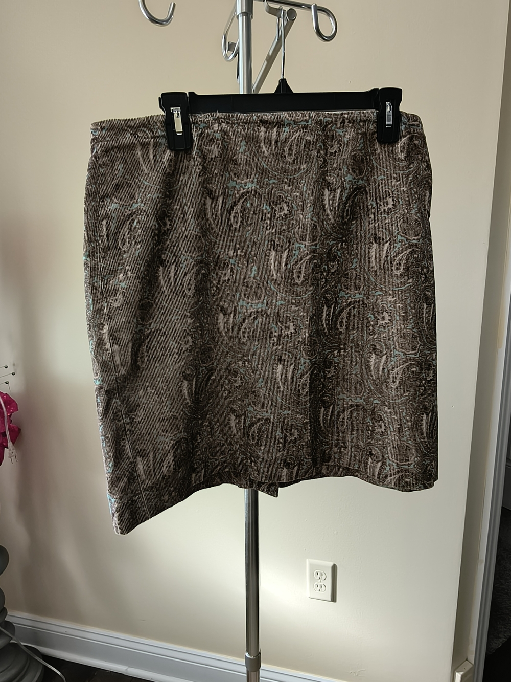 Jones New York Brown Paisley Mini Skirt with Teal Accents